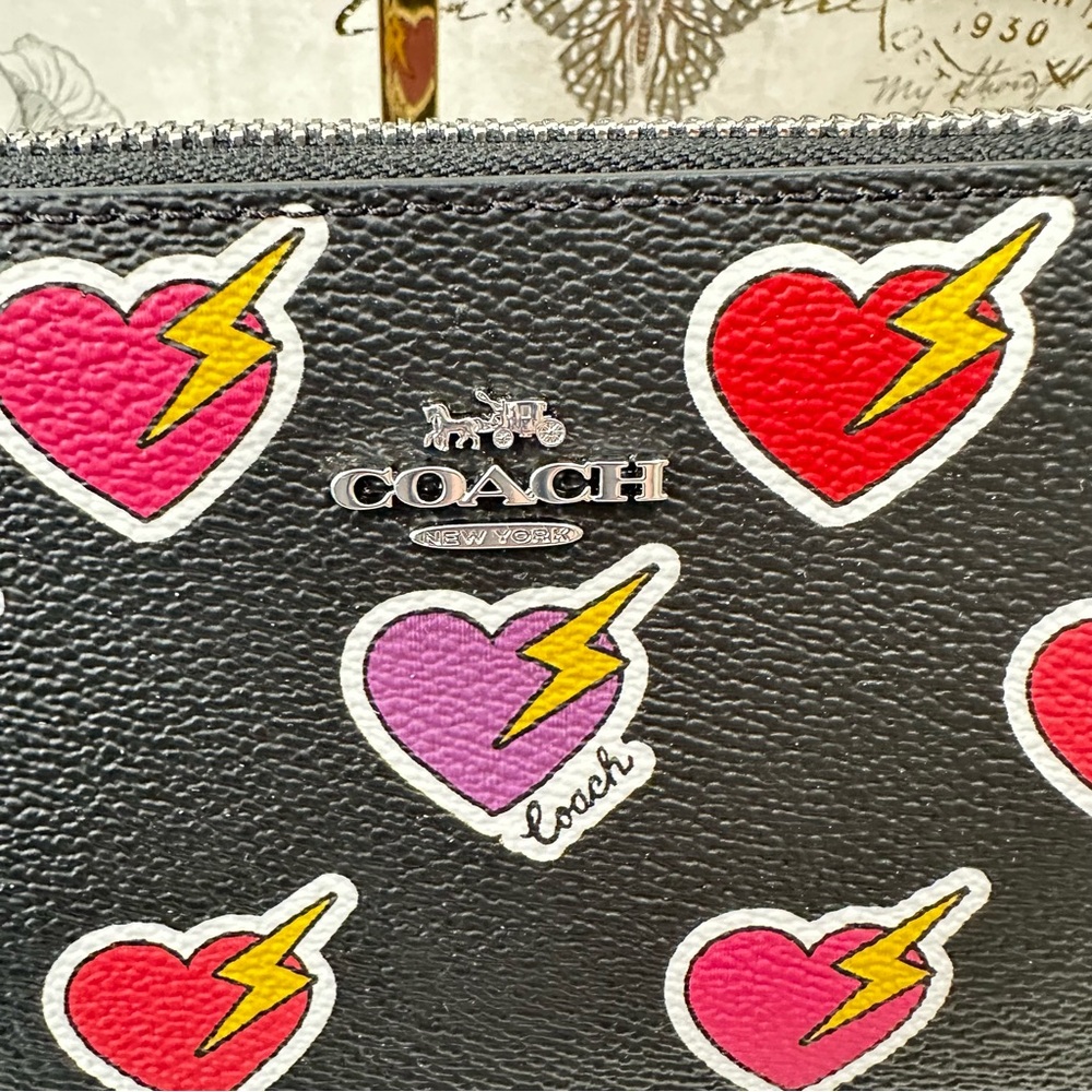 New Coach CW452 Nolita 19 With Heart Bolt Print Black Multi - Picture 6 of 12